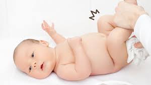 Apa sebab najis bayi warna hijau. 11 Penyebab Pup Bayi Warna Hijau Apakah Berbahaya Orami