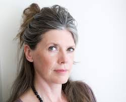 Hilary Robertson's Instagram, Twitter & Facebook