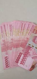 Umat manusia didera banyak cobaan.masalah kesehatan dan resesi ekonomi adalah masalah utama yang harus dihadapi penduduk bumi.banyak orang kalang kabut dibuatnya. Rudi Valinka On Twitter Jadi Ceritanya Gini Gue Lagi Bersih2 Tas Lama Tanpa Sengaja Nemu Uang Senilai Rp 2 Juta Uang Yang Terlupakan Ini Akan Gue Kasih Ke Followers Keren Gue