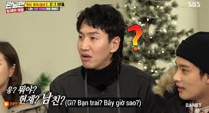 He is also known for being called a giraffe for his tall height, reaching 194 cm (6'4″), and funny personality. Lee Kwang Soo Used To Act Deeply To Hide The Fact That He Had A Girlfriend With Running Man