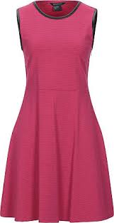 Con i suoi abiti da cerimonia e da cocktail, rosa clará veste le occasioni più speciali. Abiti Armani Acquista Fino Al 74 Stylight