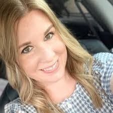 Suzanne Colwell's Instagram, Twitter & Facebook