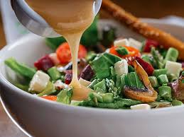 Molhos de salada não são sempre cilada: veja como escolher a melhor opção -  24062019 - UOL VivaBem