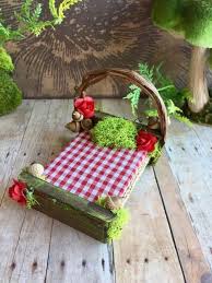72 Lovely And Magical Miniature Fairy Garden Ideas Mit Bildern Fee Gartenmobel Diy Feengarten Fee Gartenhauser