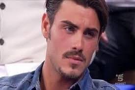 Casa, idee & fai da te. In Esclusiva Taglio Capelli Moda Uomo Estate 2012 Doppio Taglio Sfumato E Sfilato Tornano In Voga I Baffi Anni 80 Paperblog