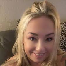 Angie (@angie75_kansas)