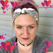 How to remove headphones from an AI-generated image in Canva?