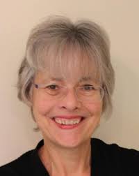 Dr KittyCat is ready to rescue: Clover the Bunny: Jane Clarke:  9780192742780: Amazon.com: Books