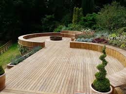 27 Best Beautiful Living Room Extension Ideas Remarkable Garden Decking Ideas Small Garden In 2010 Home Decoratio Small Backyard Decks Deck Garden Backyard