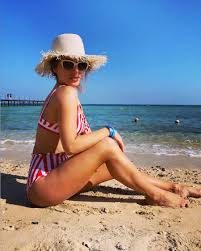 Представительница украины на конкурсе песни «евровидение 2013». Novyj Roman Zlata Ognevich Otdyhaet V Egipte S Gitaristom Arsena Mirzoyana Karavan