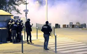 Non Respect Du Couvre Feu Nuit D Affrontement Entre Jeunes Et Policiers A Compiegne Le Parisien
