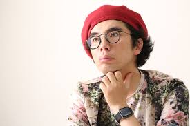 小林賢太郎、お笑いコンビ、ラーメンズの片割れ。 現在はコント劇を中心に活躍。 その中でもこの「うるう」という作品は演劇寄りのものだ。 その題名通りに「うるう年」を題材にしたもので閏年にしか開催されない。 今回で3回目。 つまり4年前と8年前にあったのだ。 ãƒ©ãƒ¼ãƒ¡ãƒ³ã‚ºç‰‡æ¡ä» ä»Šã®è‡ªåˆ†ãŒã‚ã‚‹ã®ã¯å°æž—è³¢å¤ªéƒŽã®ãŠã‹ã' ç›¸æ–¹ã®å­˜åœ¨ã®å¤§ãã•èªžã‚‹ Best Times ãƒ™ã‚¹ãƒˆã‚¿ã‚¤ãƒ ã‚º