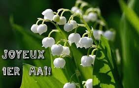 Le 1er mai 1890, les travailleurs défilent donc avec un triangle rouge à la boutonnière symbolisant leurs revendications : Textes Pour Le 1er Mai Poeme Fete Du Travail Poesie Citation Messages