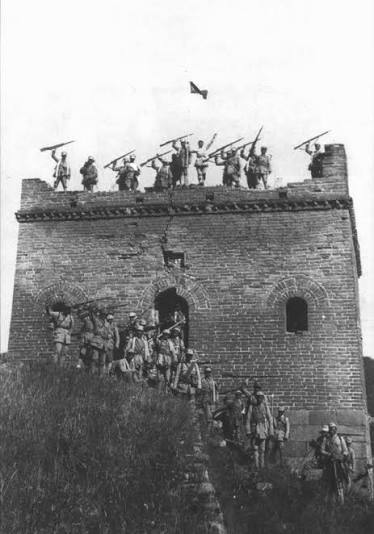 File:Great Wall Battle of West Suiyuan.jpg - Wikimedia Commons