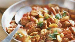 Ajouter peu à peu le verre de lait, le verre d'huile, la levure, puis la farine. Nos 50 Recettes De Plats Uniques Femme Actuelle Le Mag