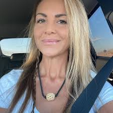 Dustin Thelen's Instagram, Twitter & Facebook