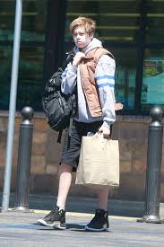 Shiloh Jolie Pitt 13 Ditches Her Favorite Versace Shorts For Solo Grocery Shopping Trip Pics Shiloh Jolie Jolie Pitt Brad Pitt And Angelina Jolie