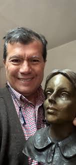 vergüenza personal ! Mía . Si . Como homenaje a la mujer , he estádo  haciendo una serie de esculturas que expondré este año ( busco sala ) de  mujeres que