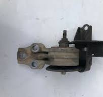 2008 2009 2010 2011 2012 MERCURY MARINER 2.5 L Engine Transmission Mount