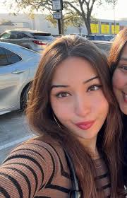 Anyone out there have photos of the LA dorm rooms?