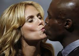 Friends tell of Heidi, Seal's fights