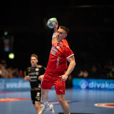 Adrian Aalberg om «Blø for drakta» og Barça