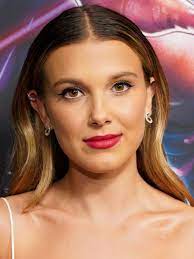 Full name millie bobby brown. Millie Bobby Brown Used This Age Old Makeup Hack To Make Her Eyes Look Bigger And Brighter Millie Bobby Brown Bobby Brown Bobby Brown Stranger Things