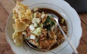 Bunda nayra #genkpejuangdapur #remembergenkpeda_bundanayra #cookpadcommunity_jakarta Pecel Rawon Sajian Campur Campur Unik Ala Banyuwangi Merahputih