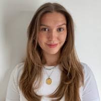 Isabelle Frost's Instagram, Twitter & Facebook