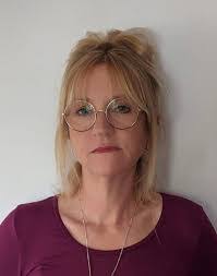 Michelle Longhurst's Instagram, Twitter & Facebook