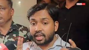 वो शिक्षक नहीं माफिया....पैसे का घमंड है, खान सर के मामले में आया गांव वाले चाचा का बयान