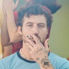 Leah Bridger's Instagram, Twitter & Facebook