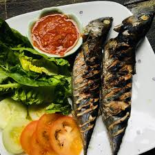 Lihat juga resep sup ikan kembung super simpel yumih enak lainnya. Cik Wan Kitchen Ikan Tongkol Bakar Dengan Cicah Air Asam