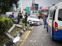 Kemalangan jalan raya sempat dirakam dashcam dan cctv yang berlaku di beberapa lokasi di sabah. 24 11 2017 Kereta Info Kemalangan Bencana Malaysia Facebook