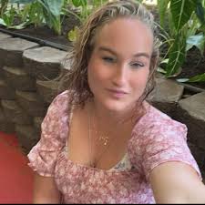 Good morning @everyone I want to wish Michelle Mello a happy birthday today  she helps so many of us and ask for nothing in return 😊 I hope she has a  great