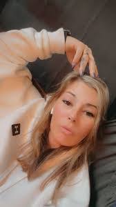 Amber Lutz's Instagram, Twitter & Facebook