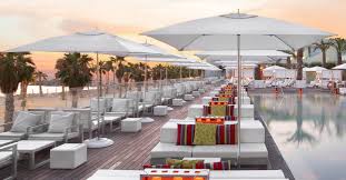 The fiberbuilt umbrella line features patented fiberglass support ribs, which bend but do not break. Commercial Umbrellas Villa Terrazza