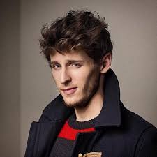 Nicolás Coronado, sobrino de Miguel Bosé, da la última hora del estado de  salud del cantante