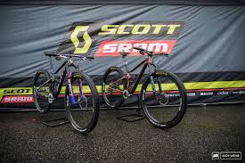 Nino schurter has the respect of all mountain bikers as a true rider with skills on the uphill and the downhill. Bike Checks Nino Schurter Kate Courtney S Supersonic Scott Sparks Pinkbike