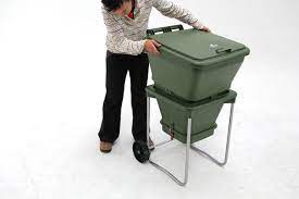 The hungry bin also works more efficiently than traditional bins thanks to its tapered sides, meaning that the castings continuously flow downward, gradually compacting neatly at the bottom ready for. Assembly Instructions Instructions Hungry Bin