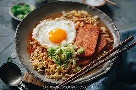 When the egg is cooked, add the noodles and mix it all together. 10 Minute Spam Ramen Omnivore S Cookbook