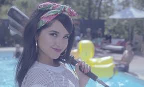 Becky G S Shower Goes Top 25 At Pop Clean Bandit Surging Becky G Shower Becky G Hair Styles