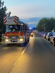 Die ursprüngliche aufgabe bestand darin mit booten nach überlebenden ausschau zu halten und diese gegebenenfalls zu retten. Hier Die Einsatze Der Freiwillige Feuerwehr Guben Facebook