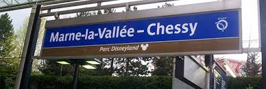 The station is fitted with raised the disney express welcome hosts will give you your disney pack, including your disneyland® parks entry tickets, and take your bags straight to your hotel. Carton Rouge Aux Cendriers Des Gares Sncf De Marne La Vallee Chessy
