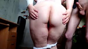 Кончаю на ее большую задницу (секс во время месячных)