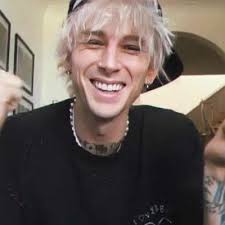 Taylor Blanchard (@OfficialTay99)