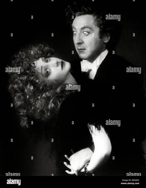 THE WORLD'S GREATEST LOVER (1977) CAROL KANE, GENE WILDER (DIR) WGL1 005  MOVIESTORE COLLECTION LTD Stock Photo - Alamy