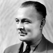 Happy Independence Day 🇺🇸 It took me 12 years to become a US citizen  although my father was born in Minnesota and my grandfather in Illinois.  This didn't count as I was