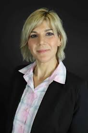 Amanda Flack's Instagram, Twitter & Facebook