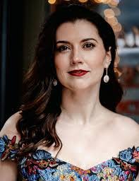 Chelsea Bernstein's Instagram, Twitter & Facebook